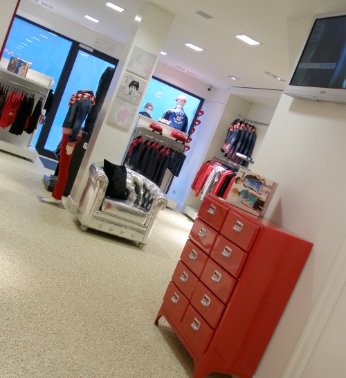 tieners winkel voor