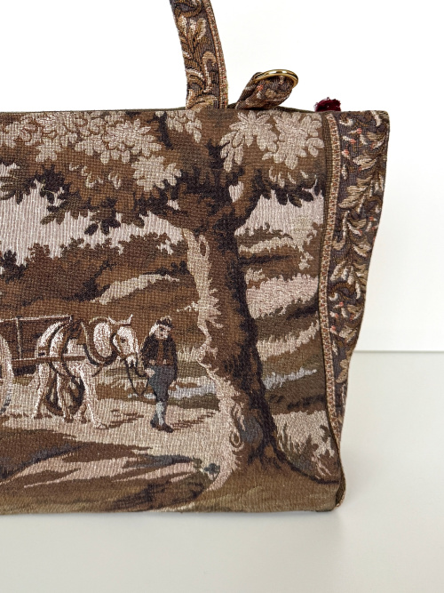 500_gobelin_shopper_tafereel_bordeaux_achter_detail.jpeg