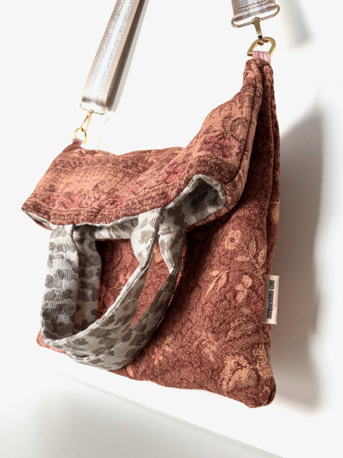 500_schoudertas_gobelin_oudroze_goud.jpeg